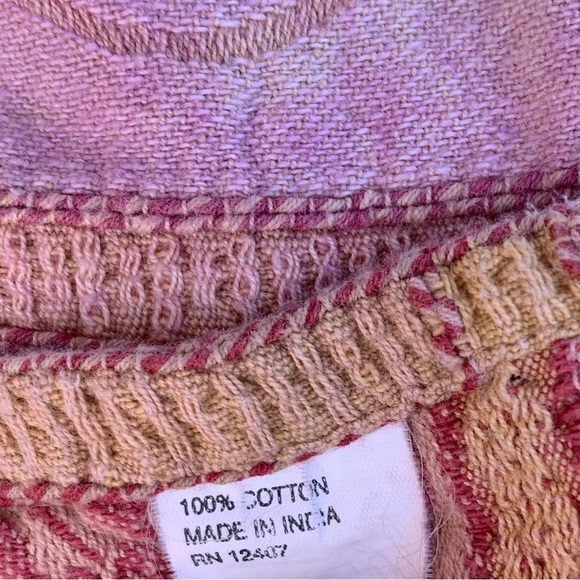 Round Multicolor Patterned Table cloths - Picture 5 of 7